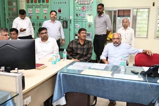 प्रमुख सचिव ऊर्जा ने किया एमपी ट्रांसको के 220 केवी सब स्टेशन रोंसरा का निरीक्षण